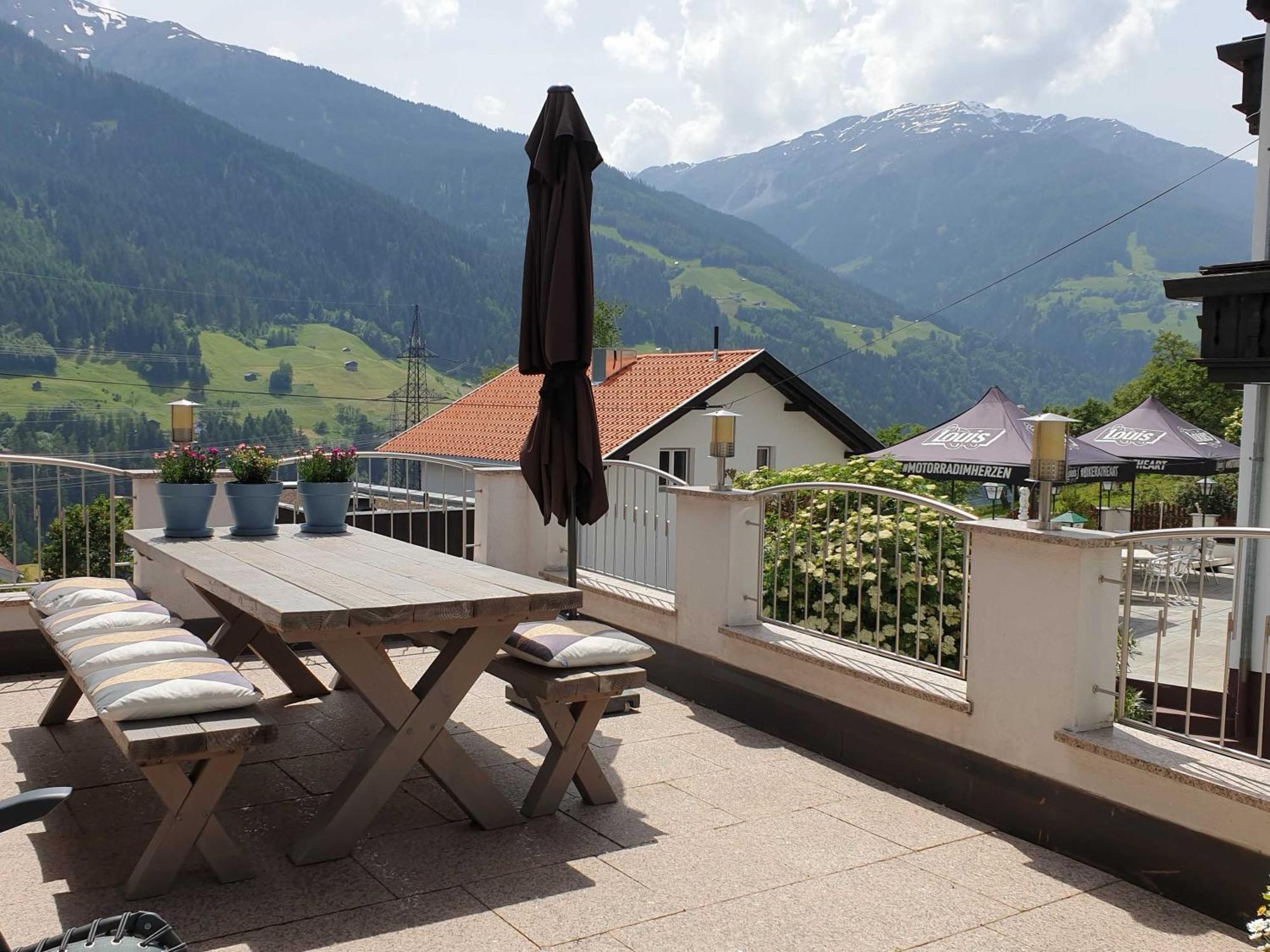 Haus Anna Ein Haus Mit Herz Fliess Quarto foto